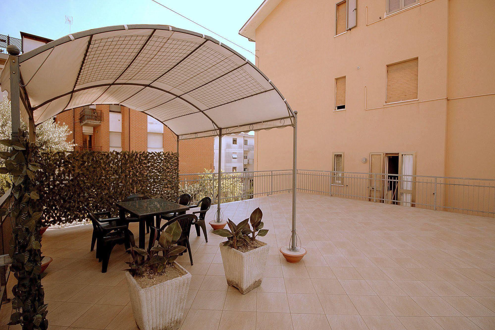 Appartamento Montessori Castelfidardo Exterior foto